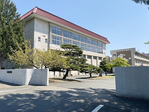 detached 青森県三戸郡五戸町字鍜冶屋窪
地図を見る