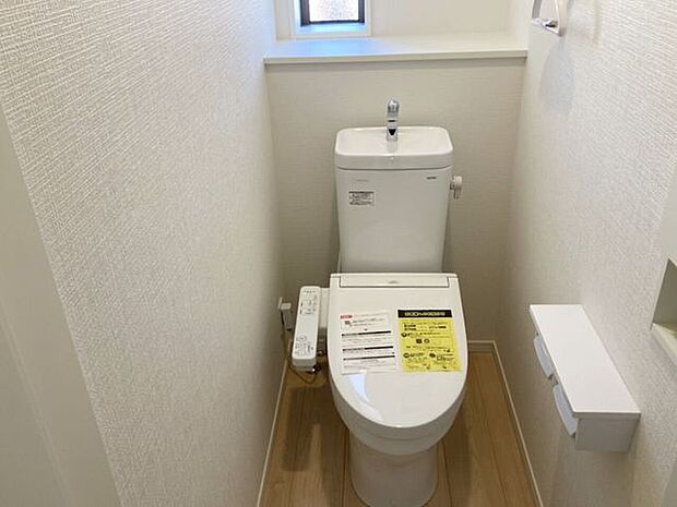 室内(2025年12月)撮影◎本日案内可能◎手洗い付きのトイレは、使用後すぐに手を洗えて衛生的です。