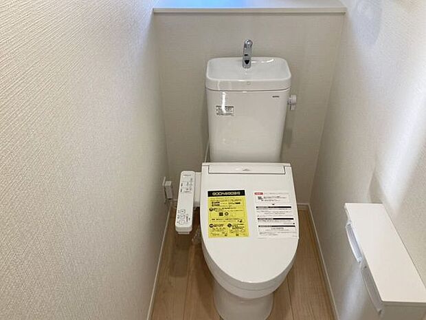 室内(2025年12月)撮影◎本日案内可能◎トイレは各階にあり、ご家族で利用が重なりやすい忙しい朝の時間帯もスムーズです。