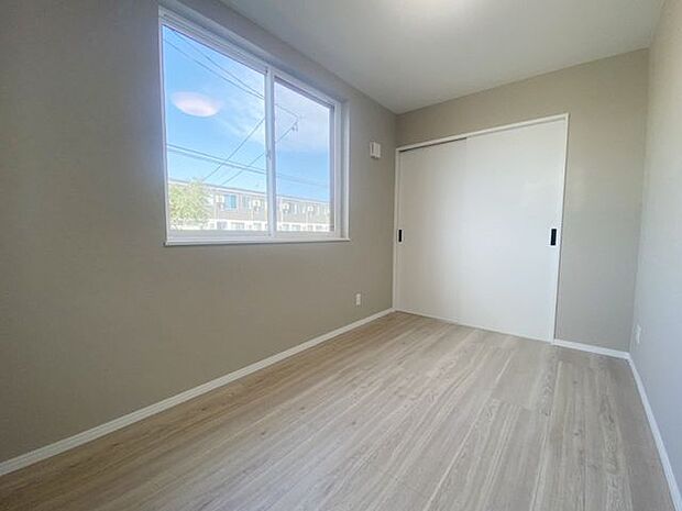 室内(2025年9月)撮影◎本日案内可能◎お子様の成長に合わせて使い分けのできる洋室◎