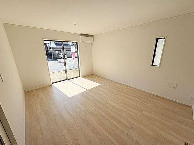 室内(2026年3月)撮影◎本日案内可能◎大きな窓から明るい陽がたっぷり射し込みます♪