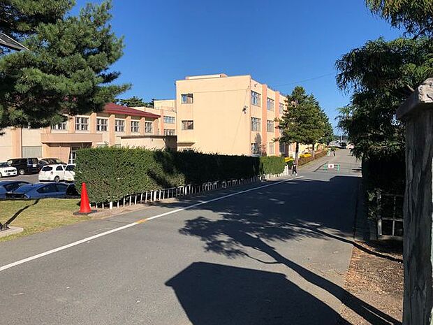 三沢市立木崎野小学校 1060m