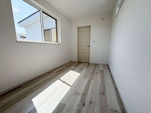 室内(2026年4月)撮影◎本日案内可能◎全居室フローリング素材ですので、毎日のお掃除が時短になりそう◎