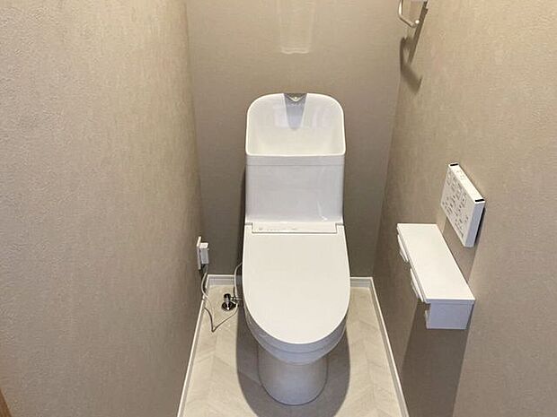 室内(2026年4月)撮影◎現地案内予約受付中!◎手洗い付きのトイレは、使用後すぐに手を洗えて衛生的ですね◎