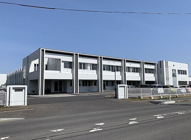 十和田市立三本木中学校 990m