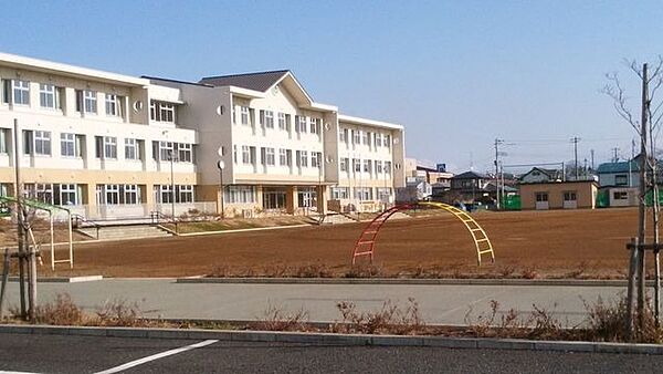 八戸市立柏崎小学校 1020m