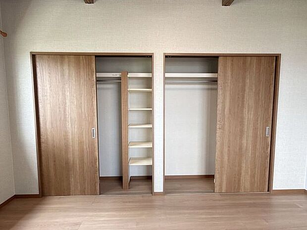 室内(2026年6月)撮影◎本日案内可能◎カテゴリー別に収納できる大容量のクローゼット完備!