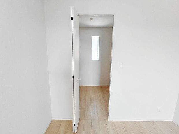 室内(2026年5月)撮影◎本日案内可能◎収納便利なウォークインクロゼットを備えた住まい♪