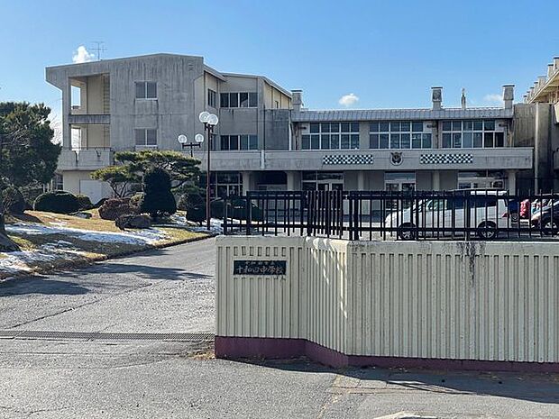 十和田市立十和田中学校 1610m