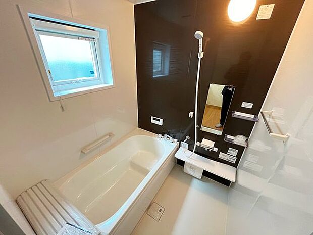 室内(2024年4月)撮影◎本日内覧可能◎1坪タイプの広さを設けた浴室でゆったりバスタイム！
