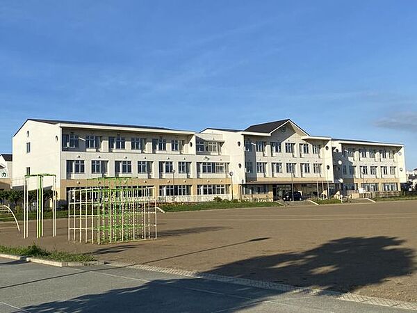 八戸市立柏崎小学校 1290m