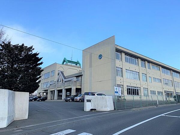 八戸市立白銀南中学校 770m