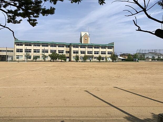 八戸市立東中学校 1480m