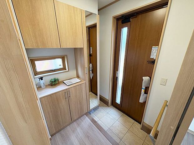 室内(2025年6月)撮影◎本日案内可能◎シューズボックス付きですので、すっきりとした印象の玄関に♪