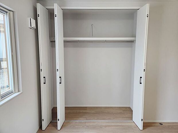 室内(2025年10月)撮影◎本日案内可能◎たっぷりの収納スペースで住空間もスッキリ広々使えます。