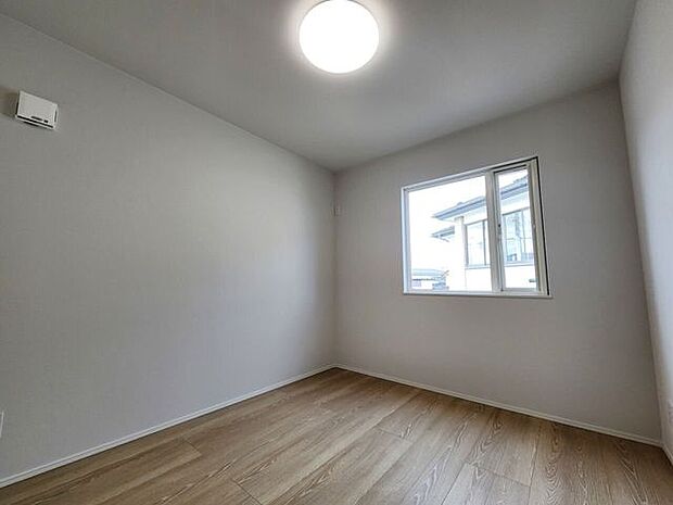 室内(2025年10月)撮影◎本日案内可能◎全居室フローリングですのでサッと簡単お掃除で時短♪