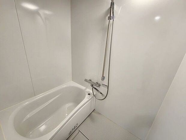 室内(2025年10月)撮影◎本日案内可能◎1日の疲れを癒すゆとりのある浴室♪