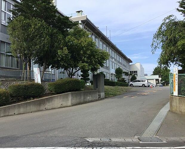 八戸市立白鴎小学校 120m