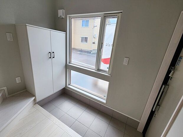 室内(2025年10月)撮影◎本日案内可能◎シューズボックス付きですので、すっきりとした印象の玄関に♪