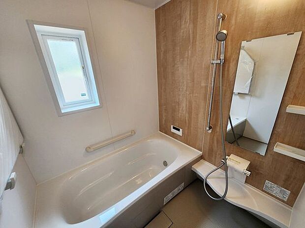 室内(2025年7月)撮影◎本日案内可能◎日々の疲れを癒せる1坪タイプの浴室です◎