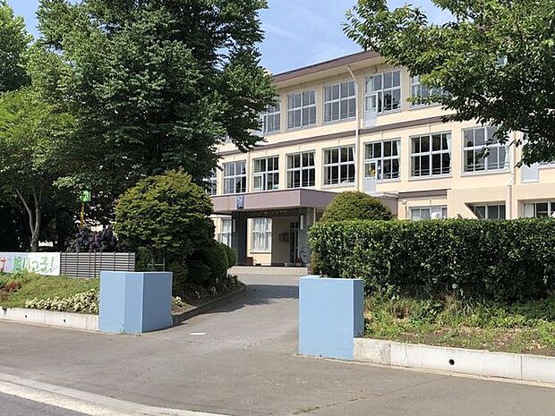 八戸市立旭ケ丘小学校 310m