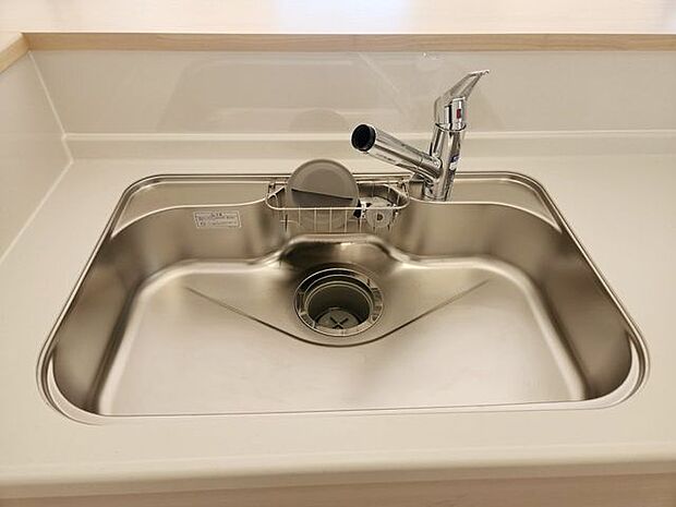 室内(2025年9月)撮影◎本日案内可能◎大きなお鍋も楽々洗える設計のキッチンシンクです◎