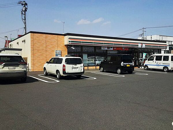 セブン-イレブン 八戸田向店 30m