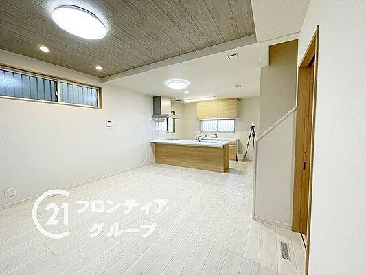 リビング/ダイニング 京都市伏見区羽束師古川町　新築一戸建て　24号地