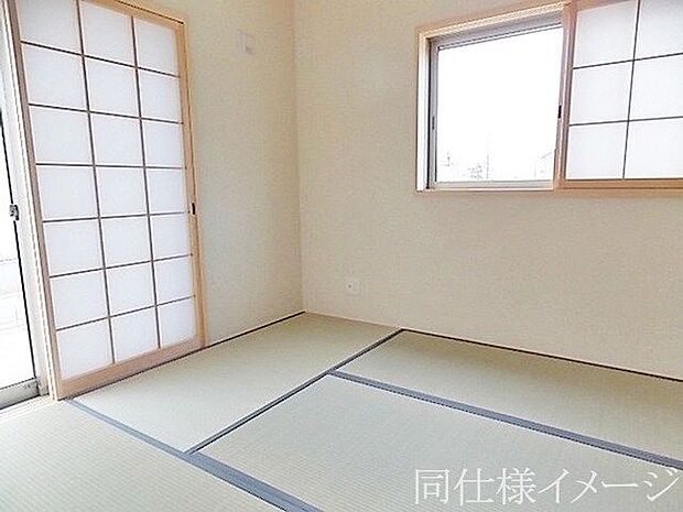 ＼同仕様写真／新しい畳の香りのするタタミスペースは、使い方色々。客室やお布団で寝るときにぴったりの空間ですね。