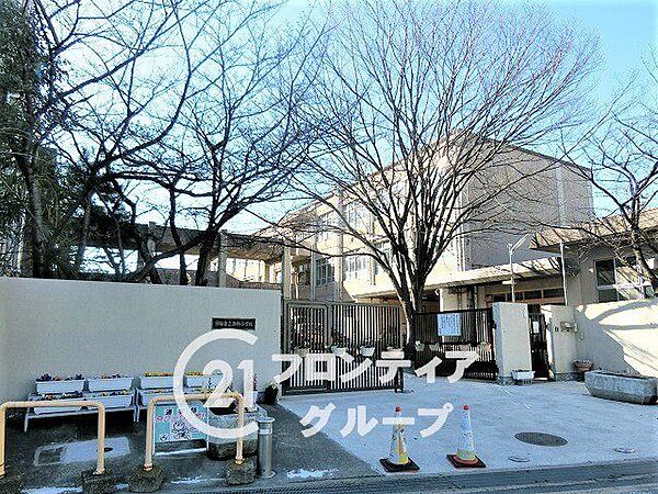 京都市立西野小学校 徒歩7分。 540m