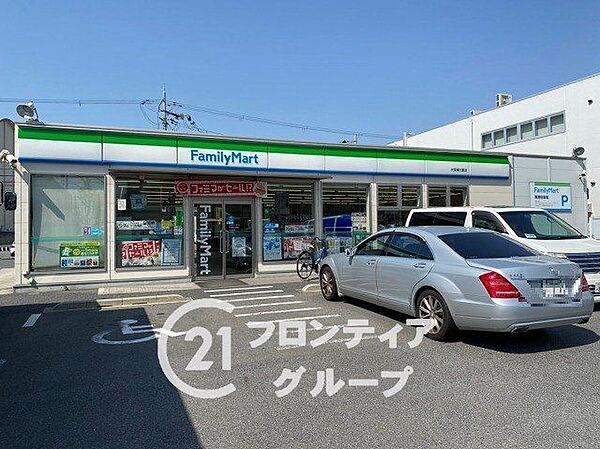 ファミリーマート伏見横大路店 徒歩2分。 160m