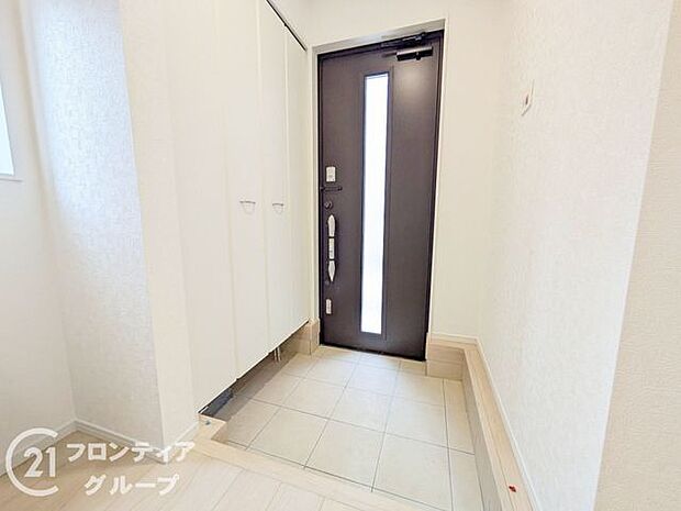 玄関は防犯性の優れたダブルロックドアです！