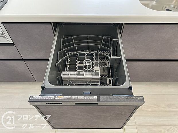 食器洗いの手間を大幅に減らし、時間を節約できる便利な食洗機付き！家事の負担を軽減し、自由な時間を増やすことができます。