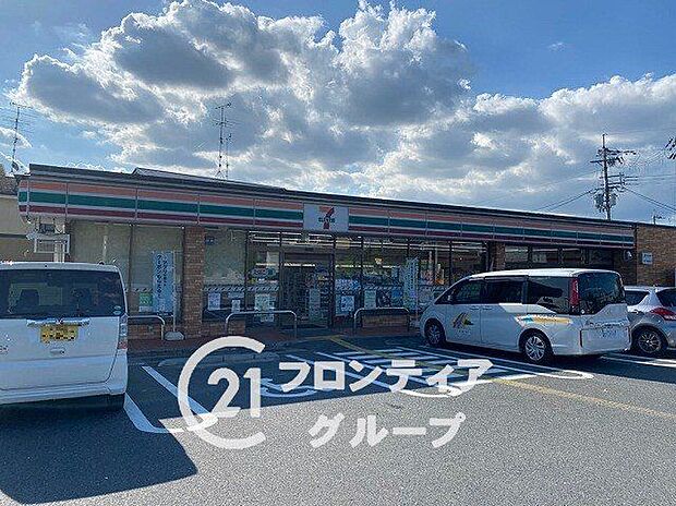 セブンイレブン城陽長池店 徒歩15分。 1200m