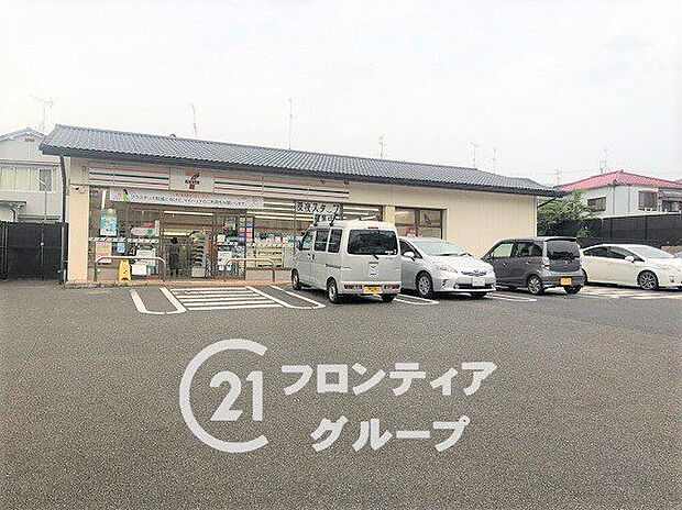 セブンイレブン深草大亀谷店 徒歩6分。 480m