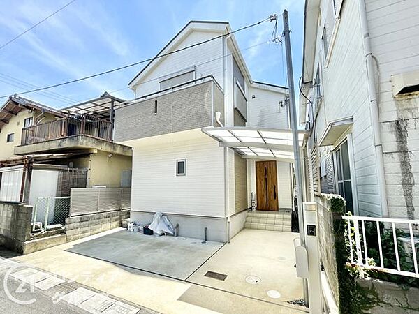 外観：326000198426