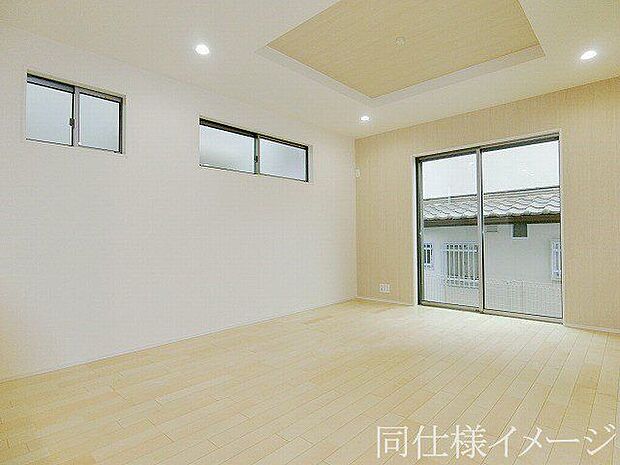 ＼同仕様写真／天井の中央部分を周囲より一段高くとった折上天井です。開放感があり、部屋が広く感じます！