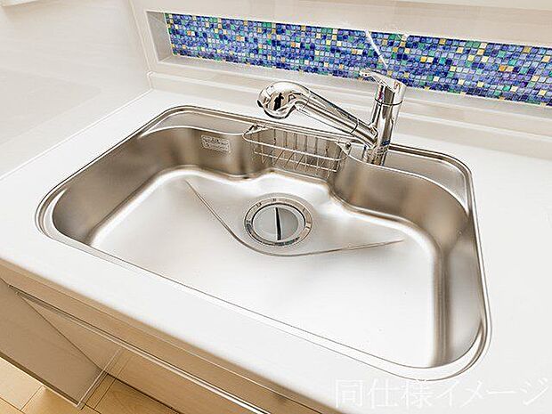 ＼同仕様写真／ワイドシンクなので家族が増えても洗い物楽々です