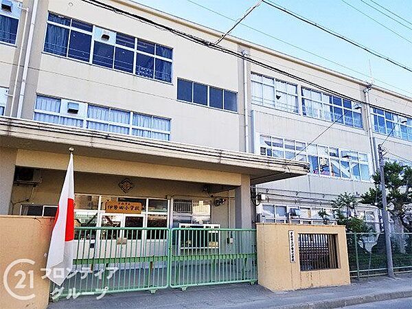 宇治市立伊勢田小学校 徒歩9分。 650m