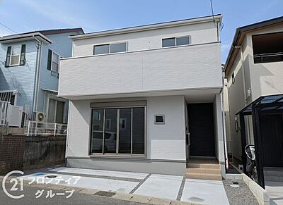 外観:前道6m以上で移動しやすいですね!スーパー・コンビニなど生活施設充実しております。 外観:前道6m以上で移動しやすいですね!スーパー・コンビニなど生活施設充実しております。