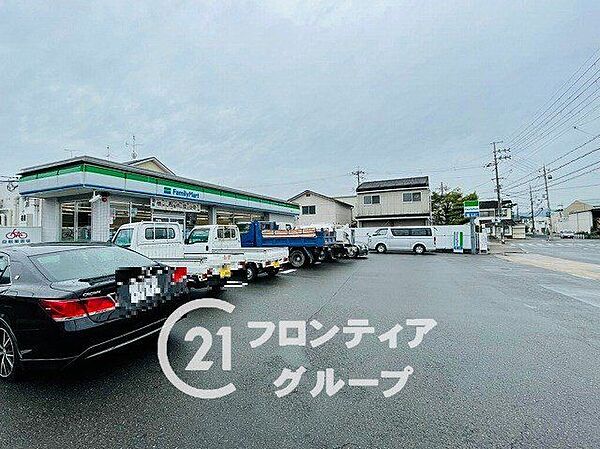 ファミリーマート八幡川口店 徒歩6分。 460m