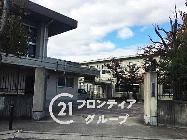 京都市立八条中学校 徒歩16分。 1230m