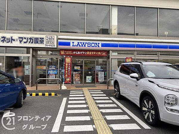 ローソン京都南区役所前店 徒歩13分。 980m