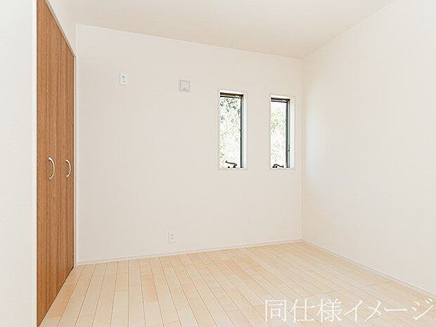 \同仕様写真/子ども部屋や寝室に用途多彩な明るい洋室