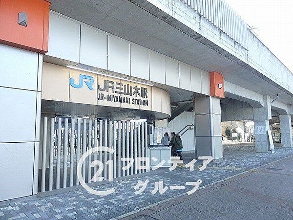 JR三山木駅(JR西日本 片町線) 徒歩24分。 1910m