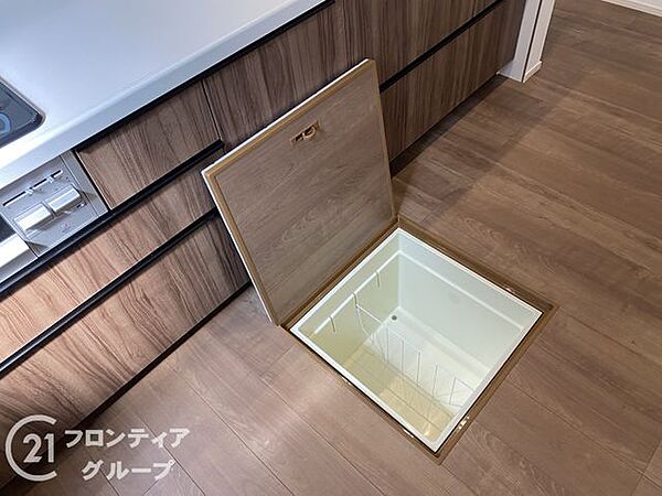 かさばるストック品もスッキリ。出し入れもスムーズです。