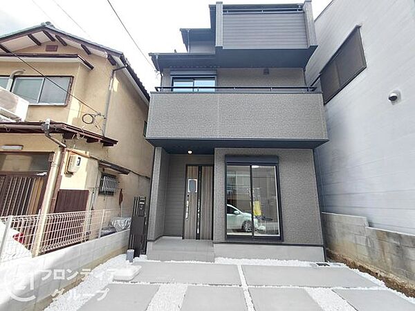 キレイが長持ちする高性能外観、雨で汚れを浮かして洗い流してくれます！