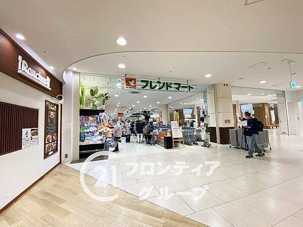フレンドマートMOMOテラス店 徒歩22分。 1700m