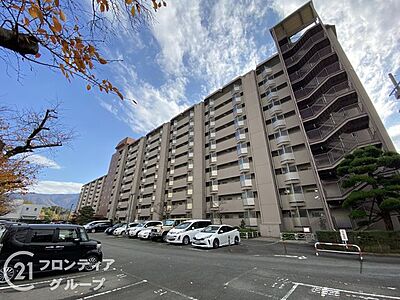外観：大規模マンションは、充実した共用施設と安心の管理体制で、快適な暮らしを提供する理想的な住環境です！