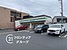 周辺：ファミリーマート京都薬科大学前店 徒歩8分。 640m